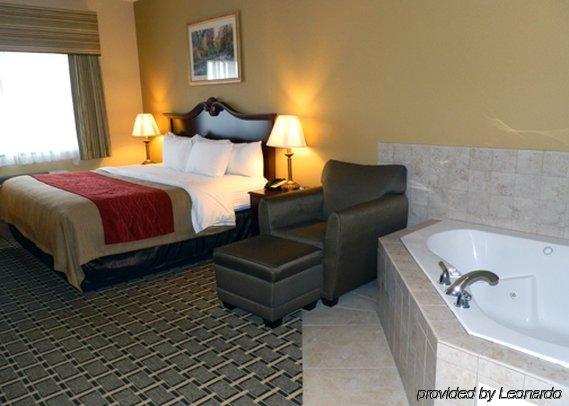 Express & - South By Ihg Hotel Olathe